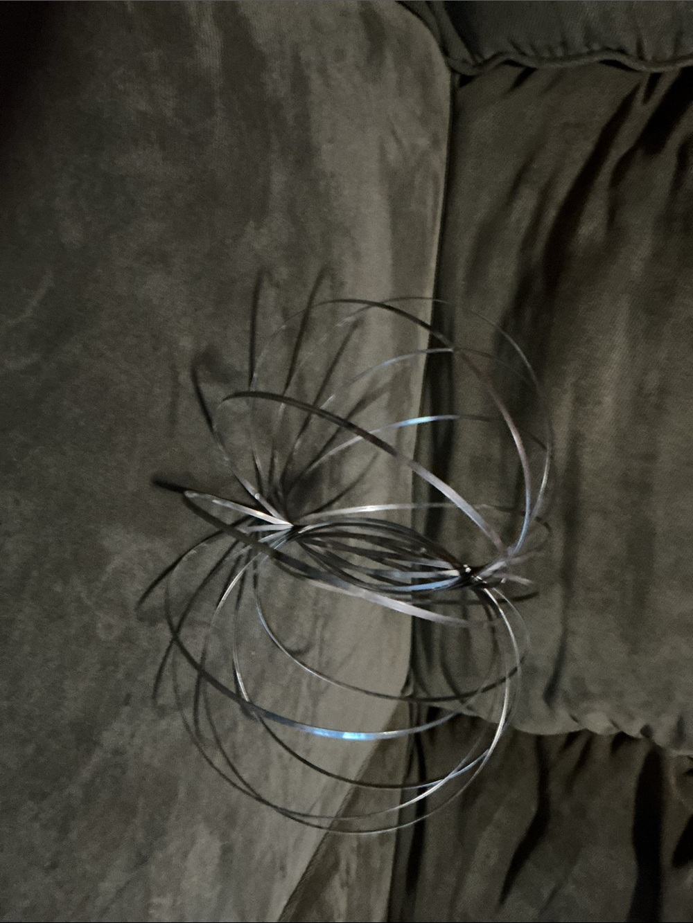 3D Kinetic Spring Interactive Toy - Silver - Picture 4 of 6
